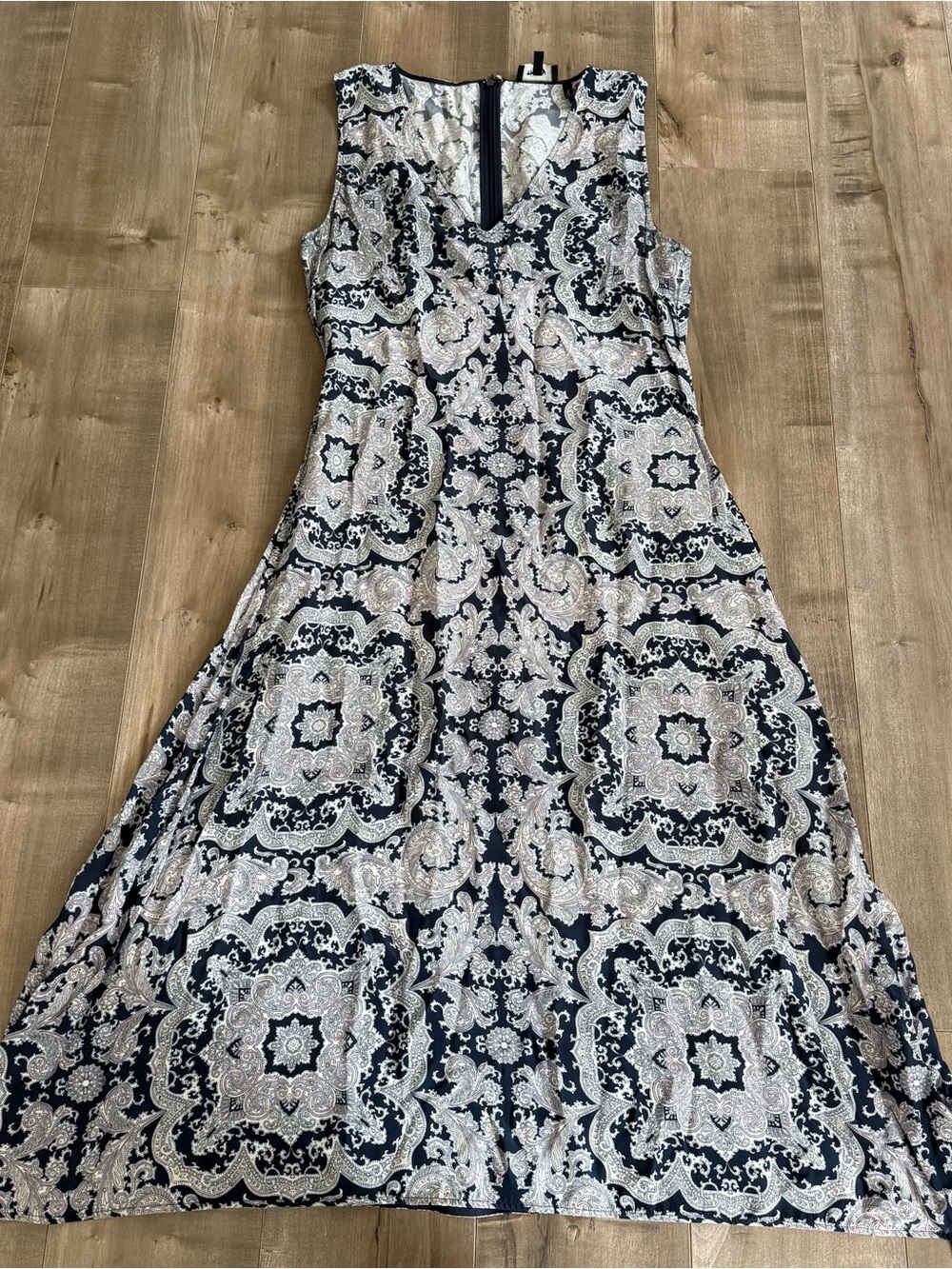 Theory Midi Length Shift Dress 10 Silk Blend Navy Print Paisley Lightweight Slit